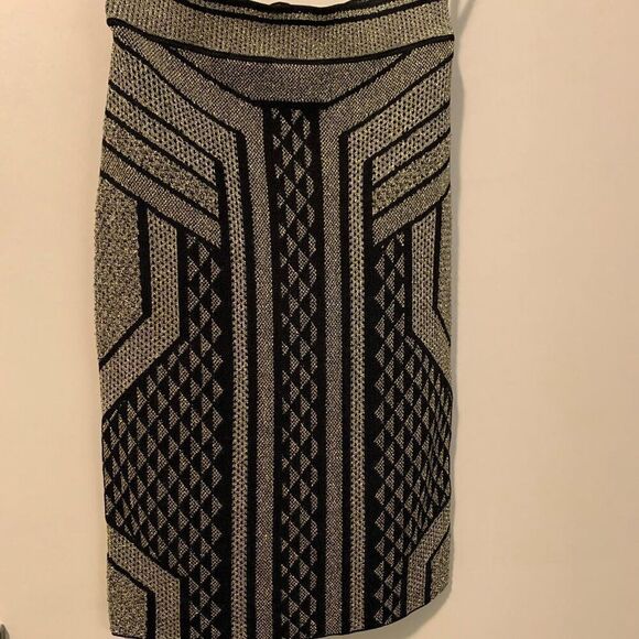 New earring, geometric, statement, matt finished metal, on trend, black gold - Picture 6 of 16